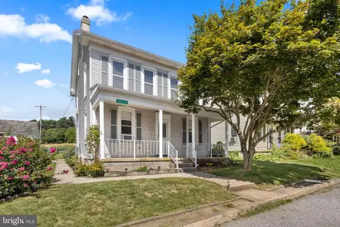 3214 Broad St, Emigsville, PA 17318