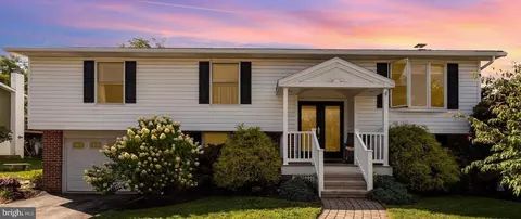 110 Dogwood Dr, Dover, PA 17315