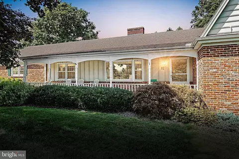 12 Stone Ridge Dr, New Freedom, PA 17349