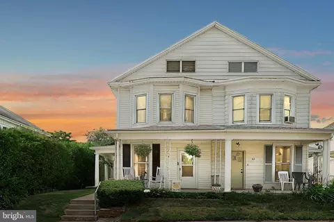 84 S 3rd St, Mount Wolf, PA 17347
