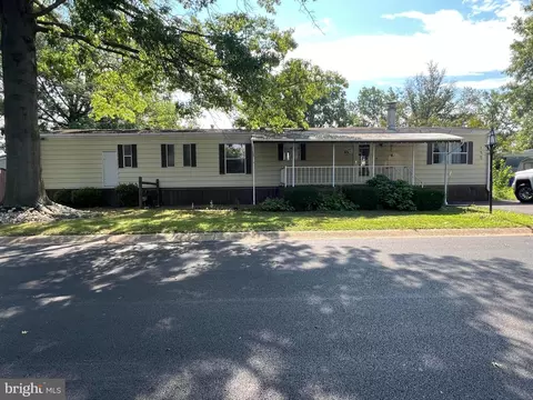 132 Seneca Ave, Dover, PA 17315