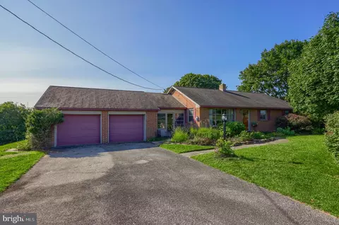 864 Sunnyside Rd, York, PA 17408