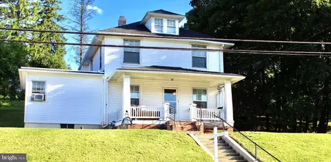 67 W Main St, Windsor, PA 17366