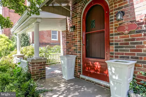 36 S Main St, Seven Valleys, PA 17360