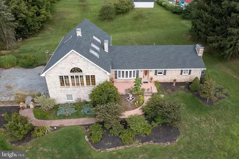 1149 Highland Dr, Mechanicsburg, PA 17055