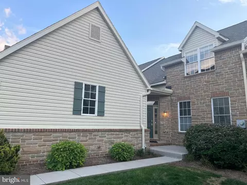 1120 Turnberry Ln, York, PA 17403