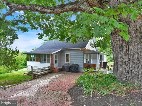 3304 Grandview Rd, Hanover, PA 17331