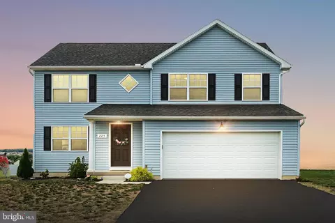 225 Farm House Ln, York, PA 17408