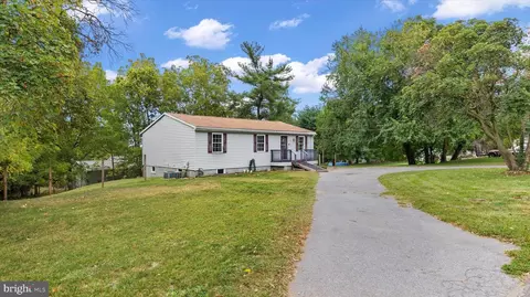 751 Cherry Ln, York, PA 17406