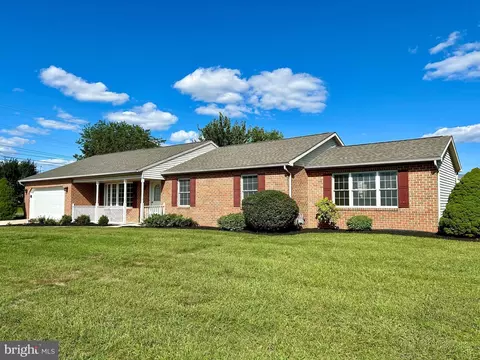 3030 Emmanuel Dr, York, PA 17408