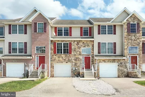 4265 Board Rd, Manchester, PA 17345
