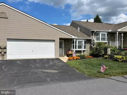 509 Buckthorn Dr #26, York, PA 17406