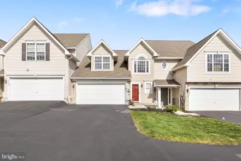 2365 E Slater Hill Ln E #26, York, PA 17406
