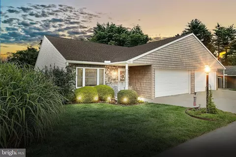 4213 Clair Mar Dr #17, Dover, PA 17315