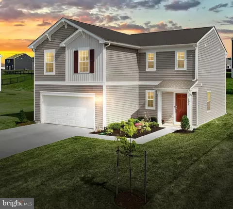 190 Knobby Hook Dr, Hanover, PA 17331