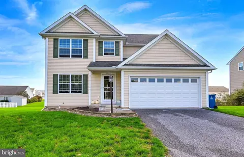 5495 Board Rd, Mount Wolf, PA 17347