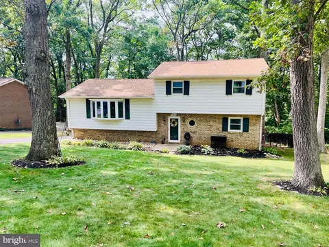 323 Holyoke Dr, York, PA 17402