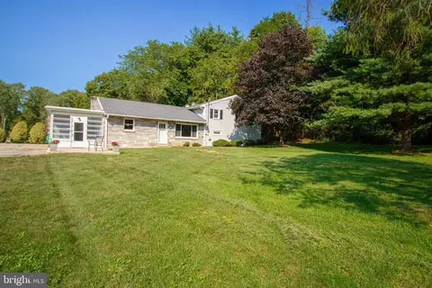 6791 Detters Mill Rd, Dover, PA 17315