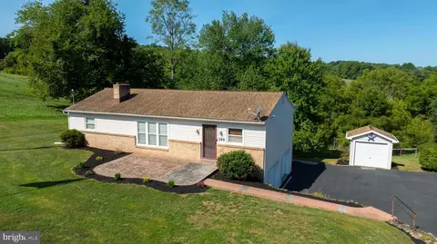 195 Pleasant Hill Rd, Lewisberry, PA 17339