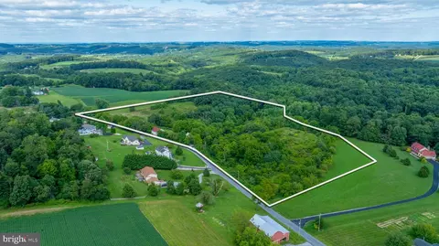 12305 High Point Rd, Felton, PA 17322