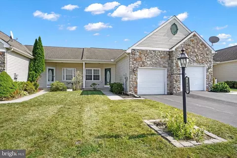 1895 Deerfield Dr, Dover, PA 17315
