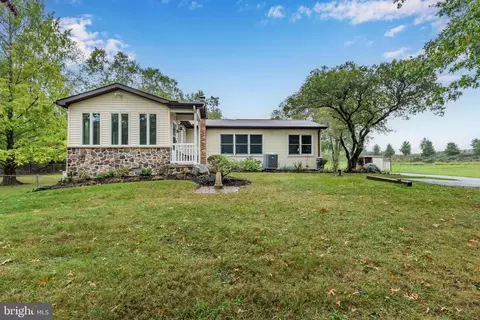 1965 Potts Hill Rd, Etters, PA 17319