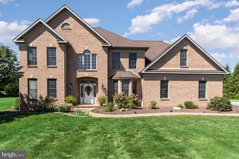 111 Charlton Ct, Hanover, PA 17331