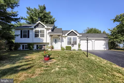 140 Saint Andrews Way, Etters, PA 17319