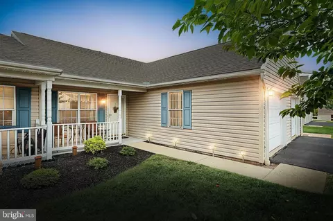 28 Hagarman Dr, York, PA 17408