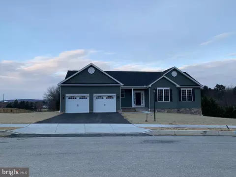 61 Bright Ln #10, Hanover, PA 17331