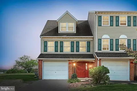 805 Robin Hill Cir, York, PA 17404