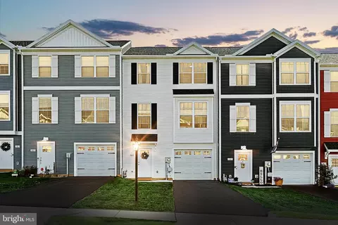 305 Avon Dr, Red Lion, PA 17356