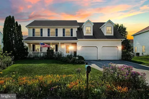 2716 Sparrow Dr, York, PA 17408