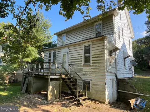 Exterior - 100 E Main St, Windsor, PA 17366 photo 3 of 5