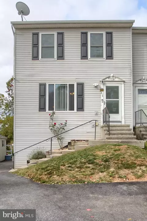 214 White Dogwood Dr, Etters, PA 17319
