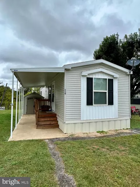 110 Keith Dr, Windsor, PA 17366 photo 2