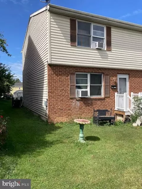 642 E Walnut St, Hanover, PA 17331 photo 3
