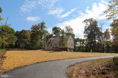 378 High St, Stewartstown, PA 17363