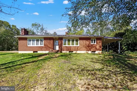 13 Heidi Rd, Delta, PA 17314