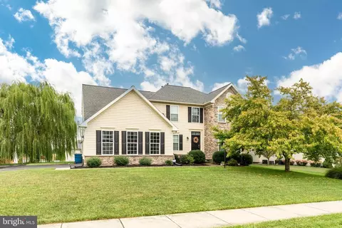 1655 Rosebrook Dr, York, PA 17402