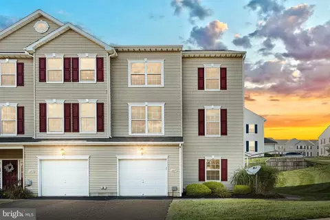 2227 Live Oak Ln #2227, York, PA 17406