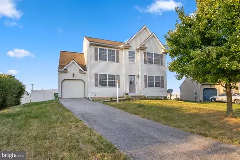 3968 Lyn Cir, Dover, PA 17315