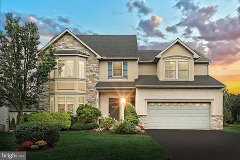849 Solarlight Dr, York, PA 17402