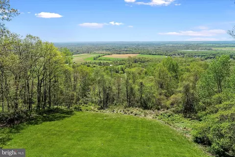 2530 Sky Top Trl, Dover, PA 17315