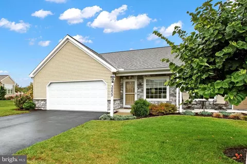 3233 Faire Wynd Pl, Dover, PA 17315