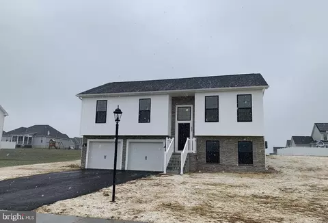 117 Stonewicke Dr #97, Hanover, PA 17331