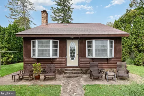 810 Marie Ave, Lewisberry, PA 17339