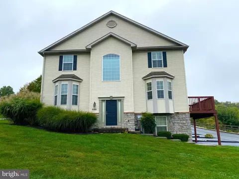 2700 Seabiscuit St #31A, York, PA 17402
