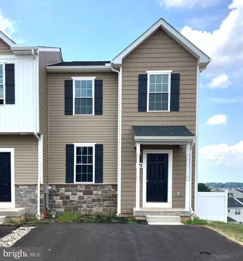 270 Holstein Dr #97, Hanover, PA 17331