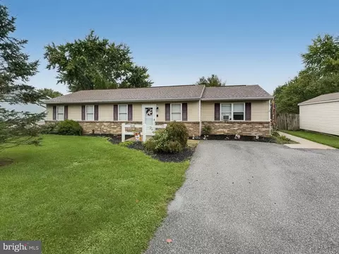 3048 Muirfield Rd, Dover, PA 17315